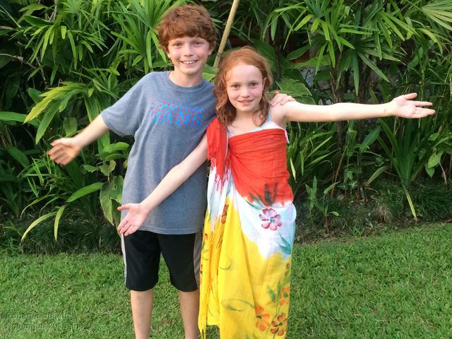 Robert & Juliette go native in Fiji!
