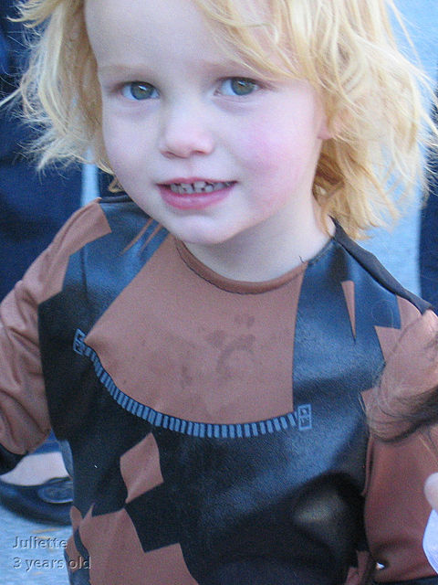 Juliette_2009_10_30_003_cropped.jpg
