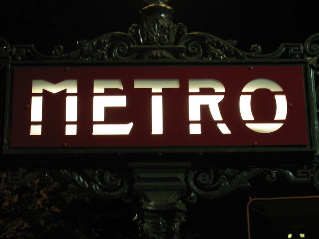 IMG_0456_Metro_sign_2004_05_28.JPG