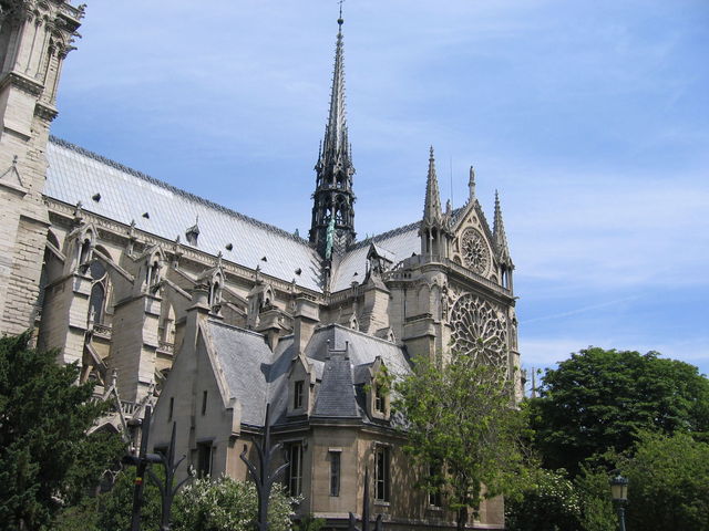 IMG_0491_Notre_Dame_2004_05_29.JPG