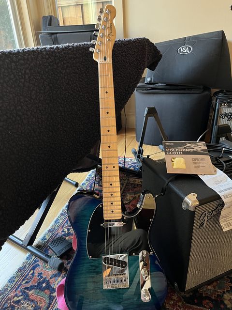 New Guitar Day!
