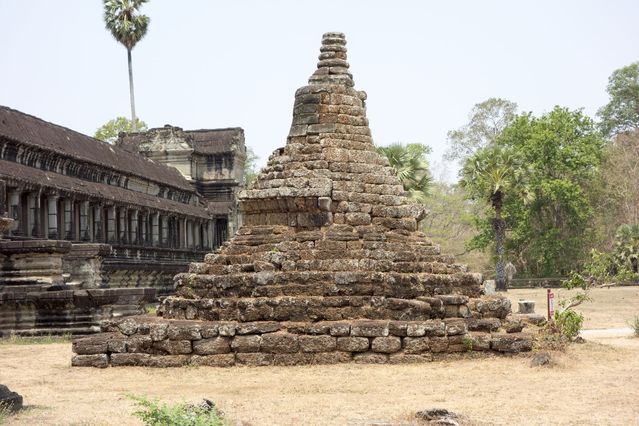 Angkor_Wat_2016_03_12_020.jpg