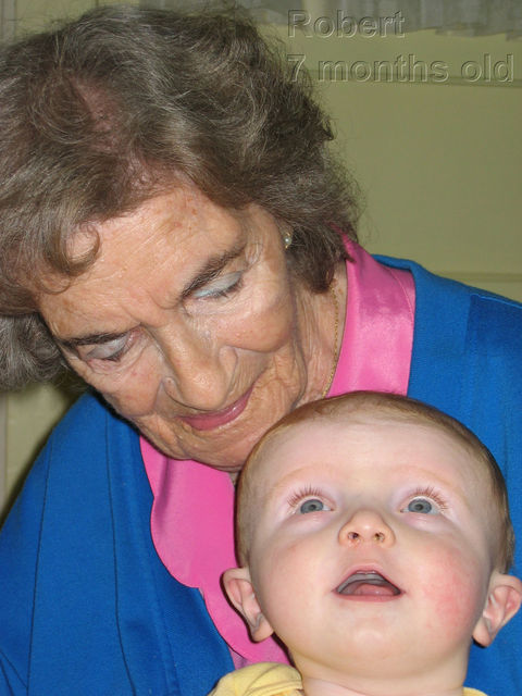 Robert_(7_months)_-_0004.jpg