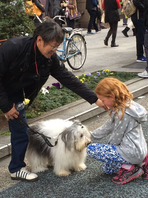 Juliette makes friends on the Ginza

